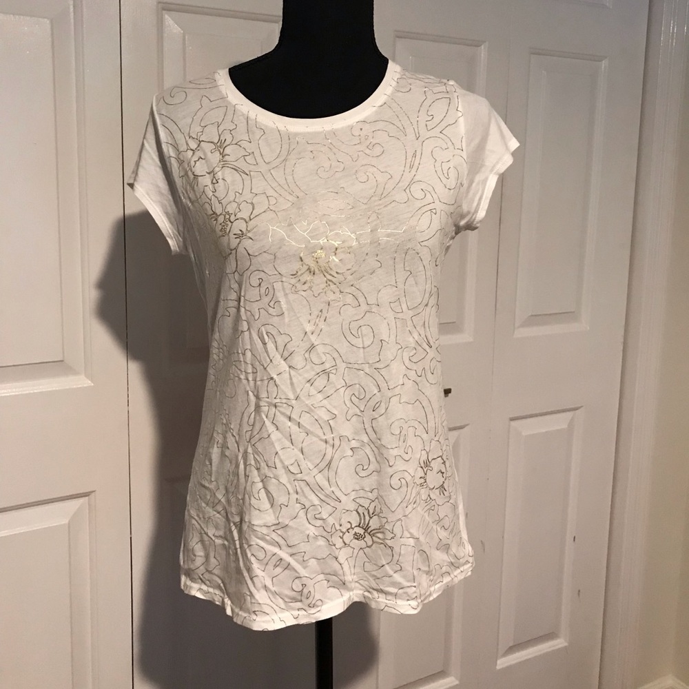 EUC Tahari t-shirt white and gold